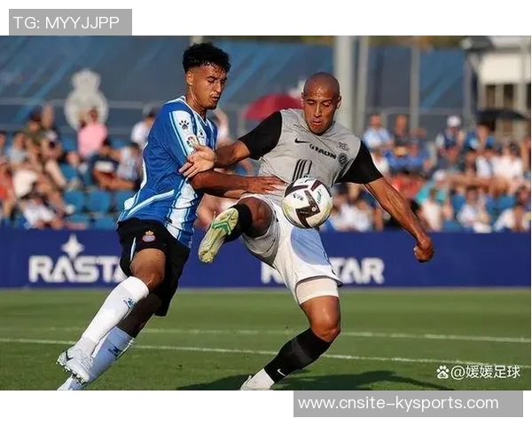 怀特半场表现平平仅得9分3板9助仍需寻找比赛手感提升状态 怀特半场表现平平仅得9分3板9助仍需寻找比赛手感提升状态