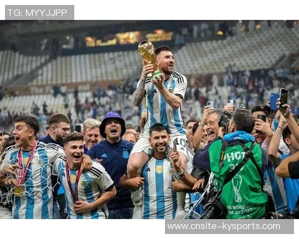 再战一届世界杯梅西C罗奥乔亚成现役五届球员的传奇代表